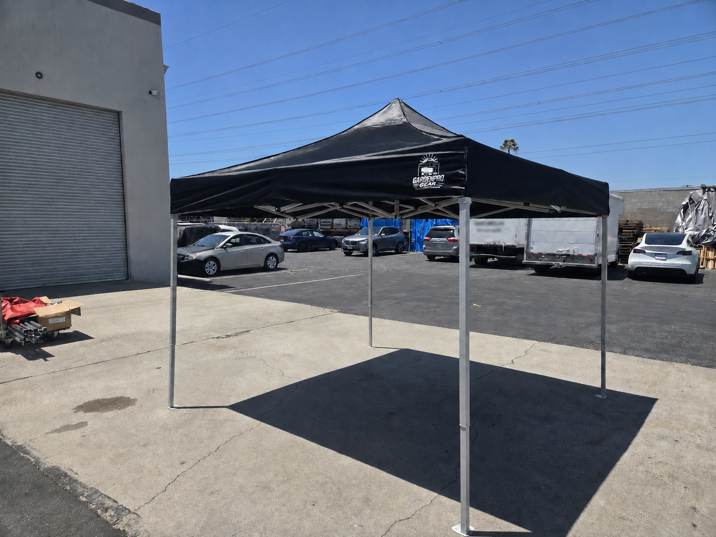 Carpa comercial pop up negra 10x10 de GardenPro Gear en City of Industry, California