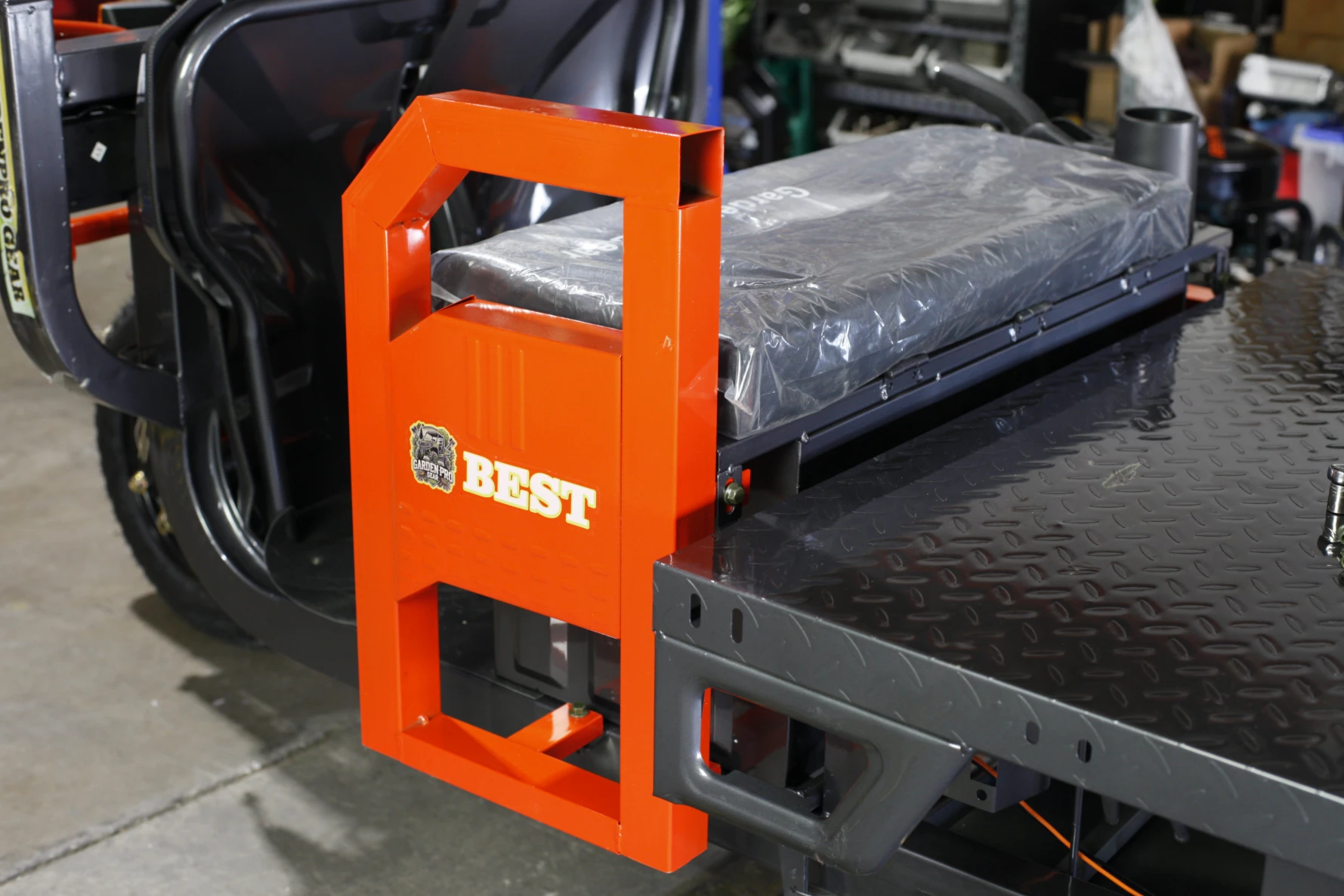 Seat cushion and cargo box connection